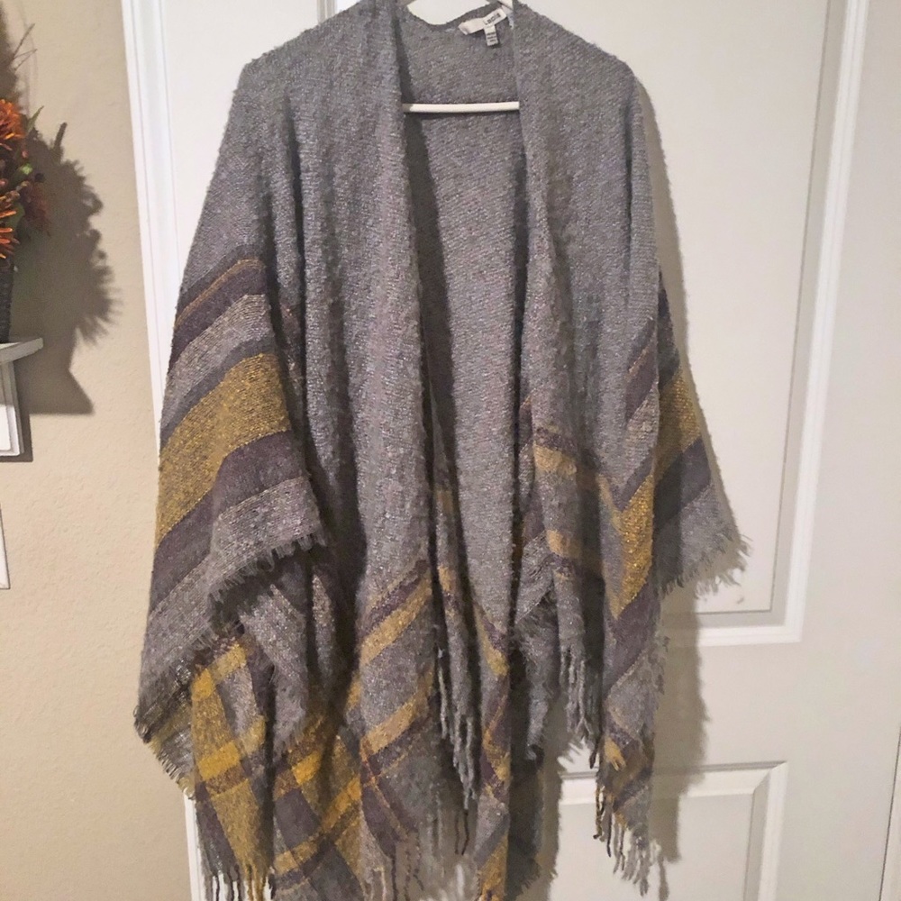 Women’s poncho